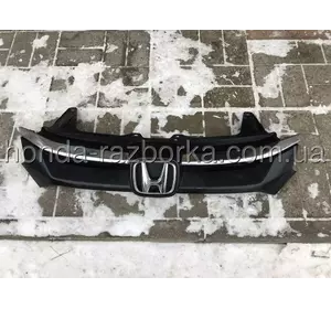 Решетка радиатора Honda CR-V 2015 год Решетка радиатора Honda CR-V 2015 год